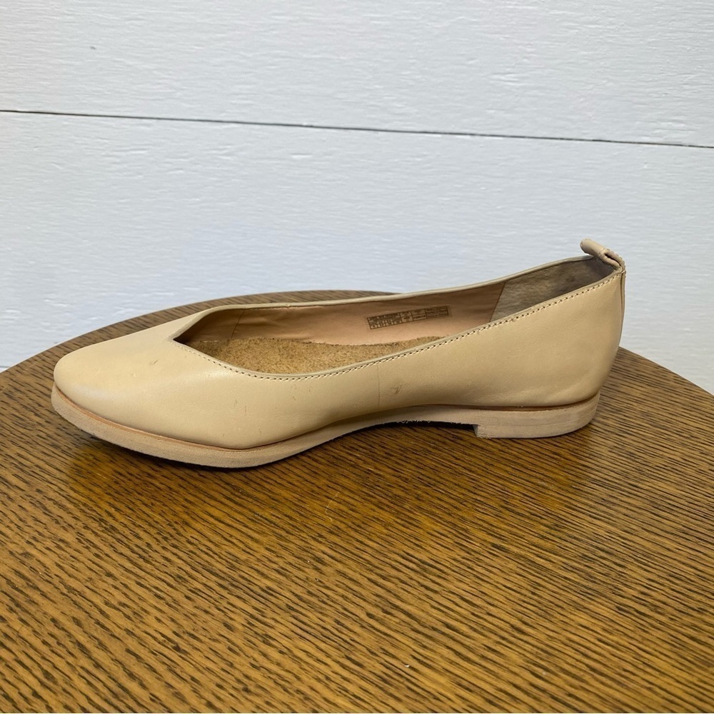 Ugg, tan flats, almond toe, protected bottom, cushion foot pad
